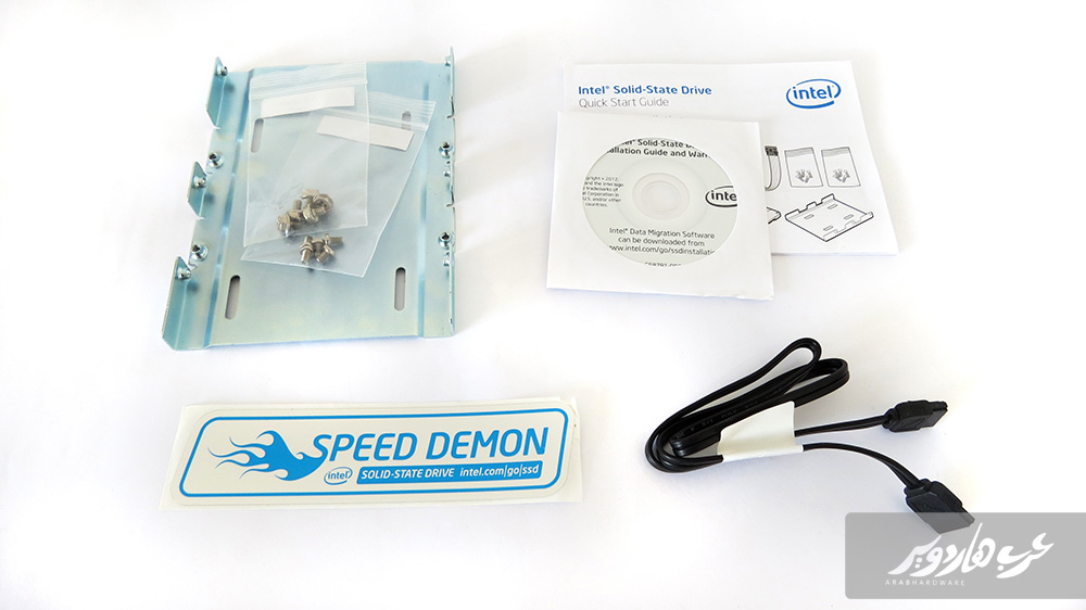 Intel SSD 335 Box inside 
