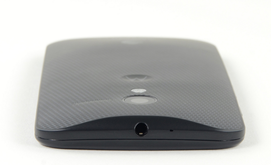 تفكيك Moto X من فريق iFixit تفكيك Moto X من فريق iFixit