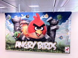 الان يمكنك مشاهدة مقاطع الفيديو على اجهزة الاندرويد عبر تطبيق youtube 's android angry birds