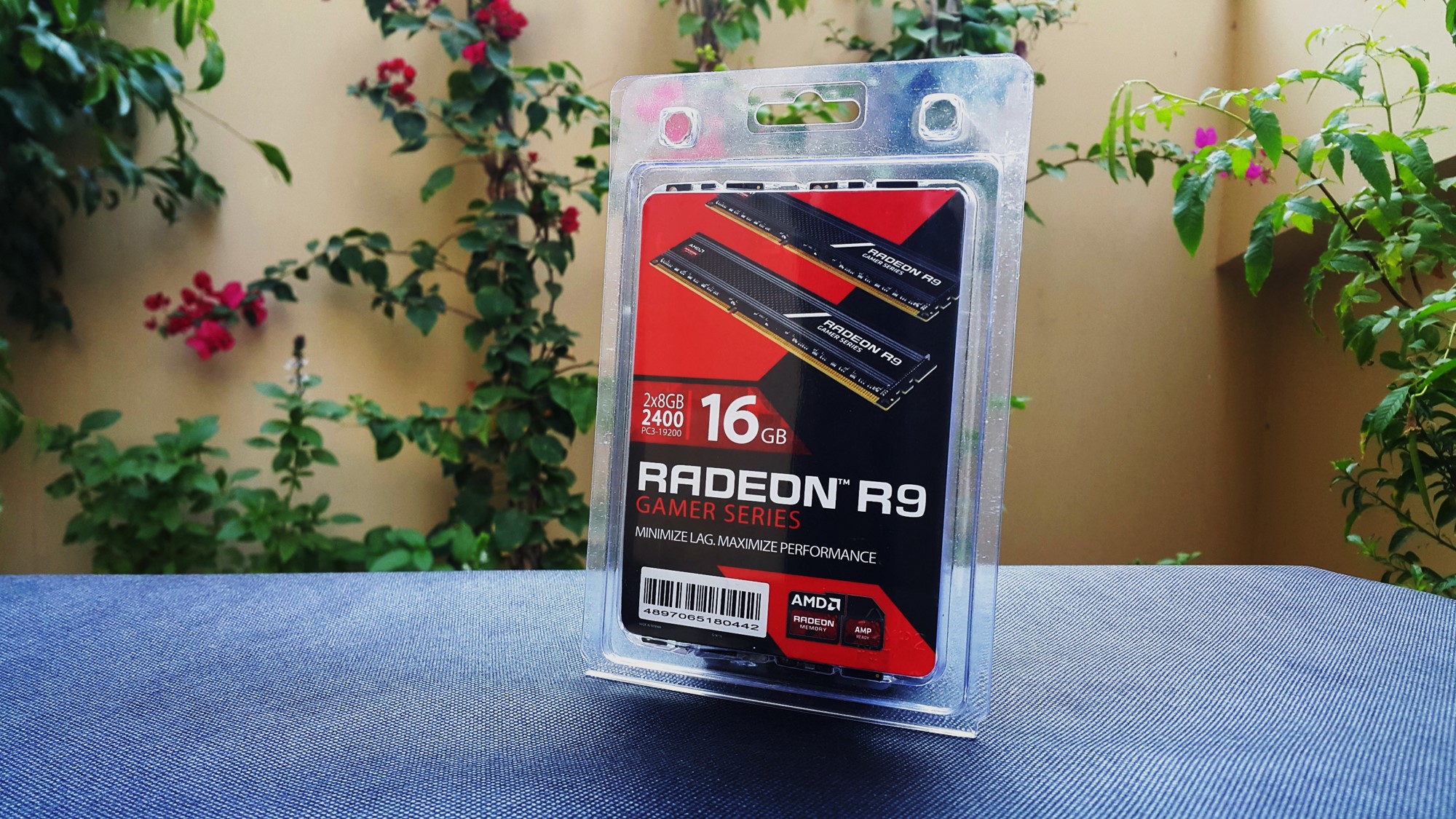 Radeon R9 Gamer Series 2x8GB 2400MHz Box Radeon R9 Gamer Series 2x8GB 2400MHz Box