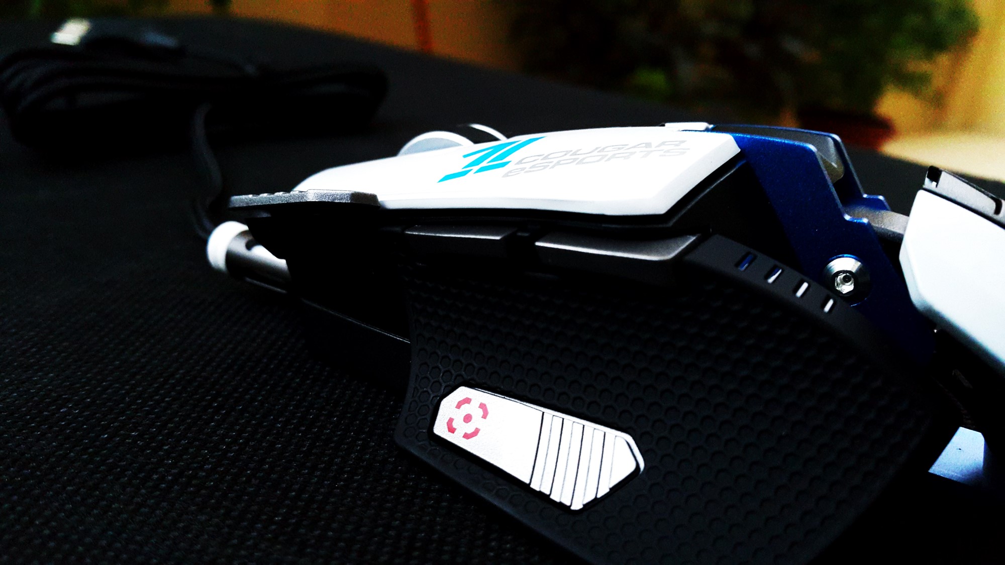 Cougar 700M Gaming Mouse Extra Buttons Cougar 700M Gaming Mouse Extra Buttons