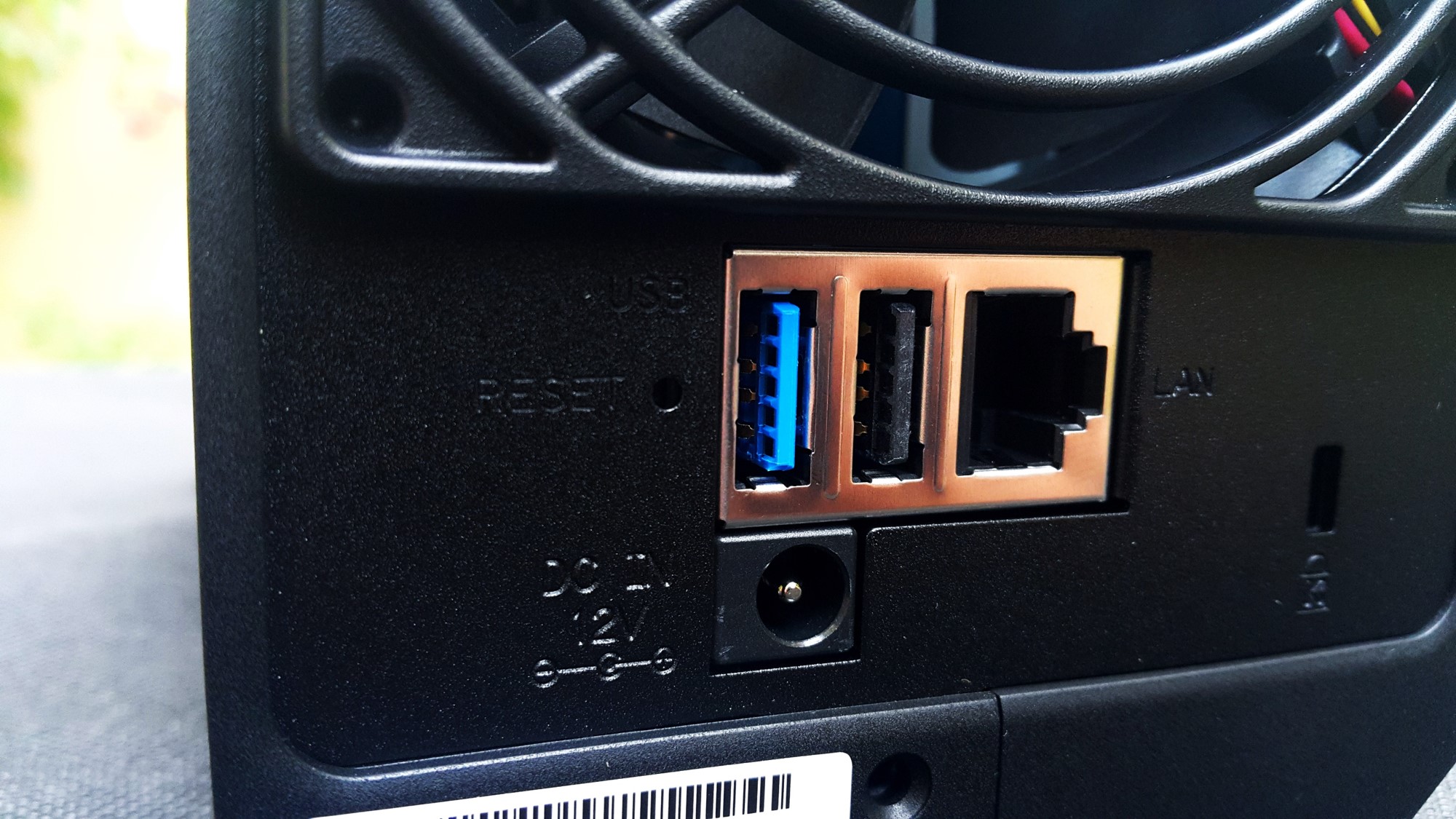 Synology Diskstation DS216Play inputs outputs