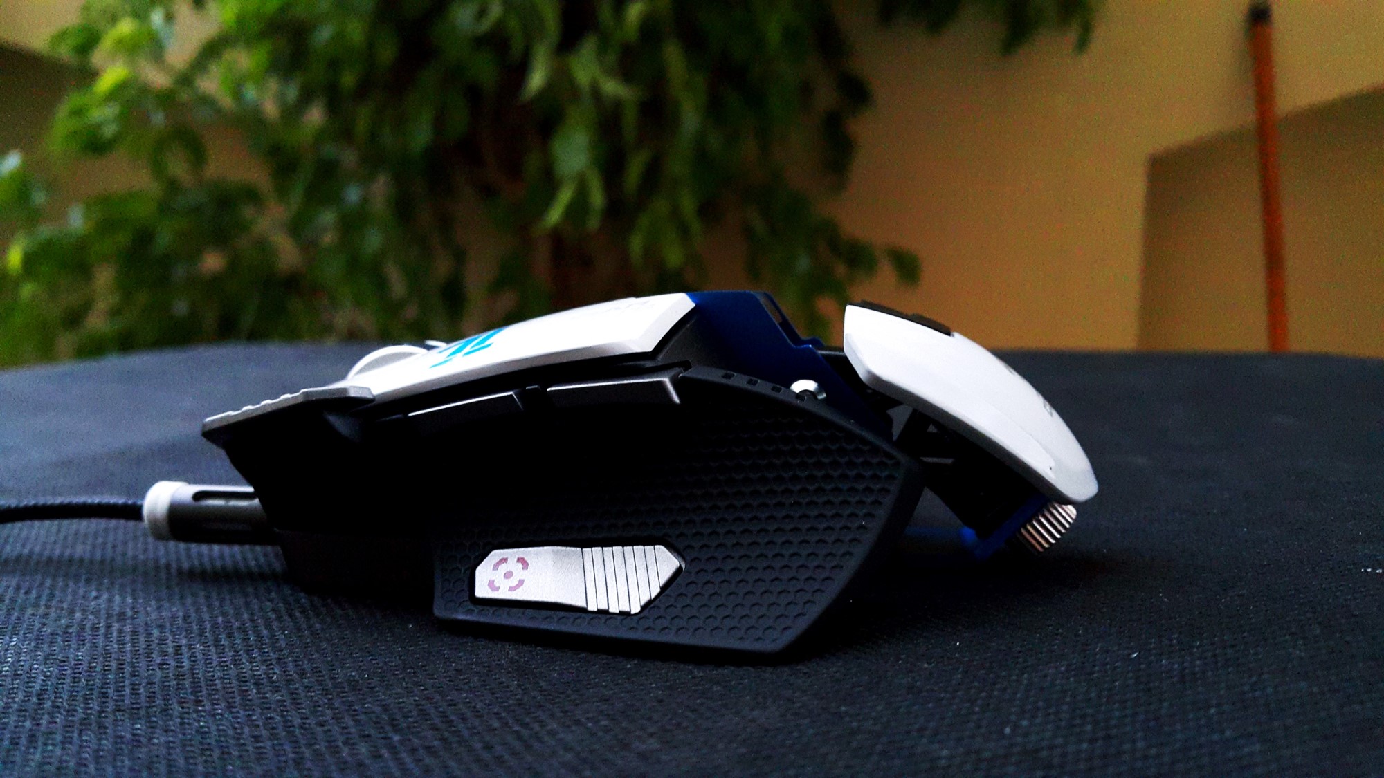 Cougar 700M Gaming Mouse Mouse Left