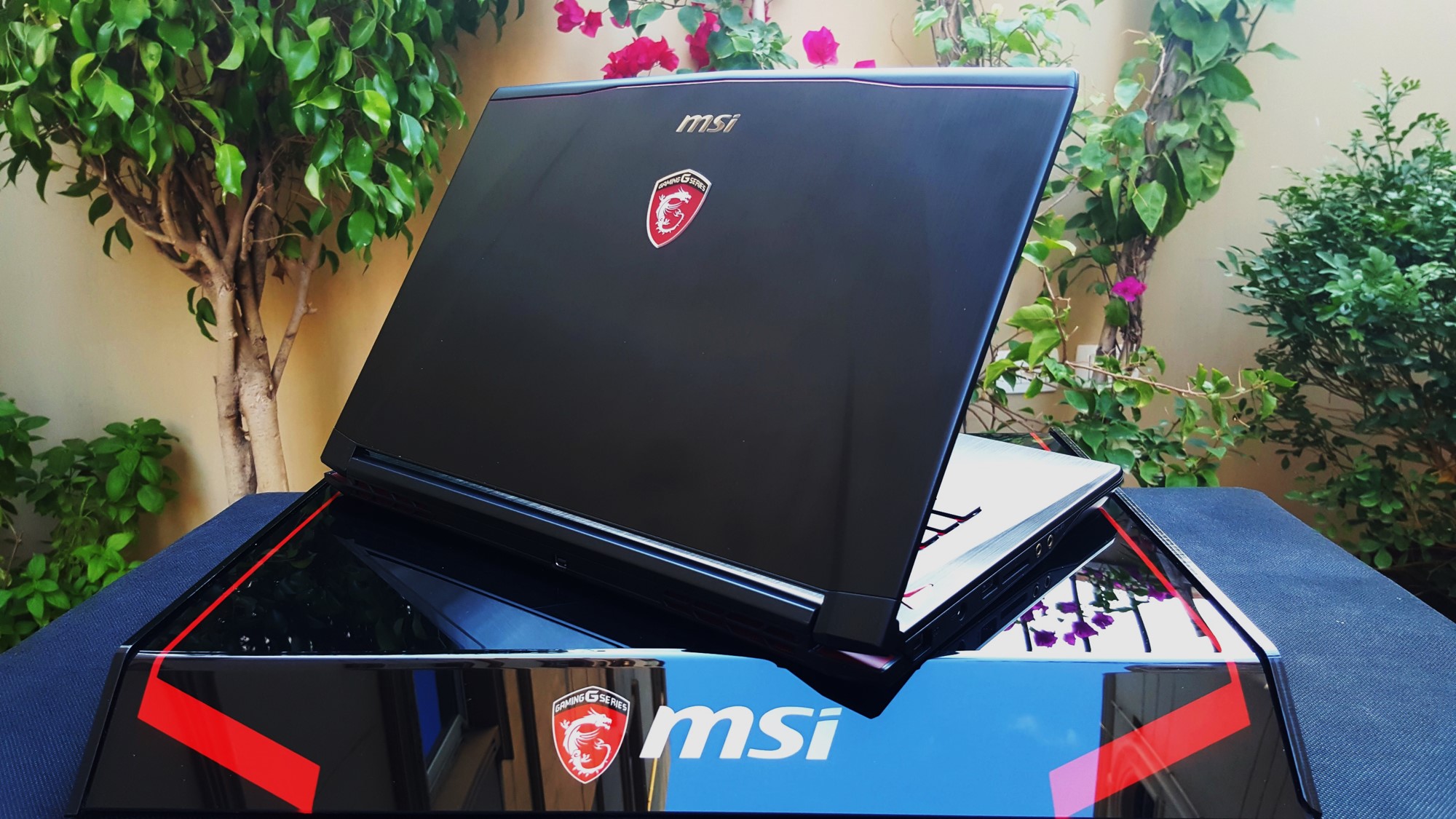 2- MSI GS40 4QE Phantom Back