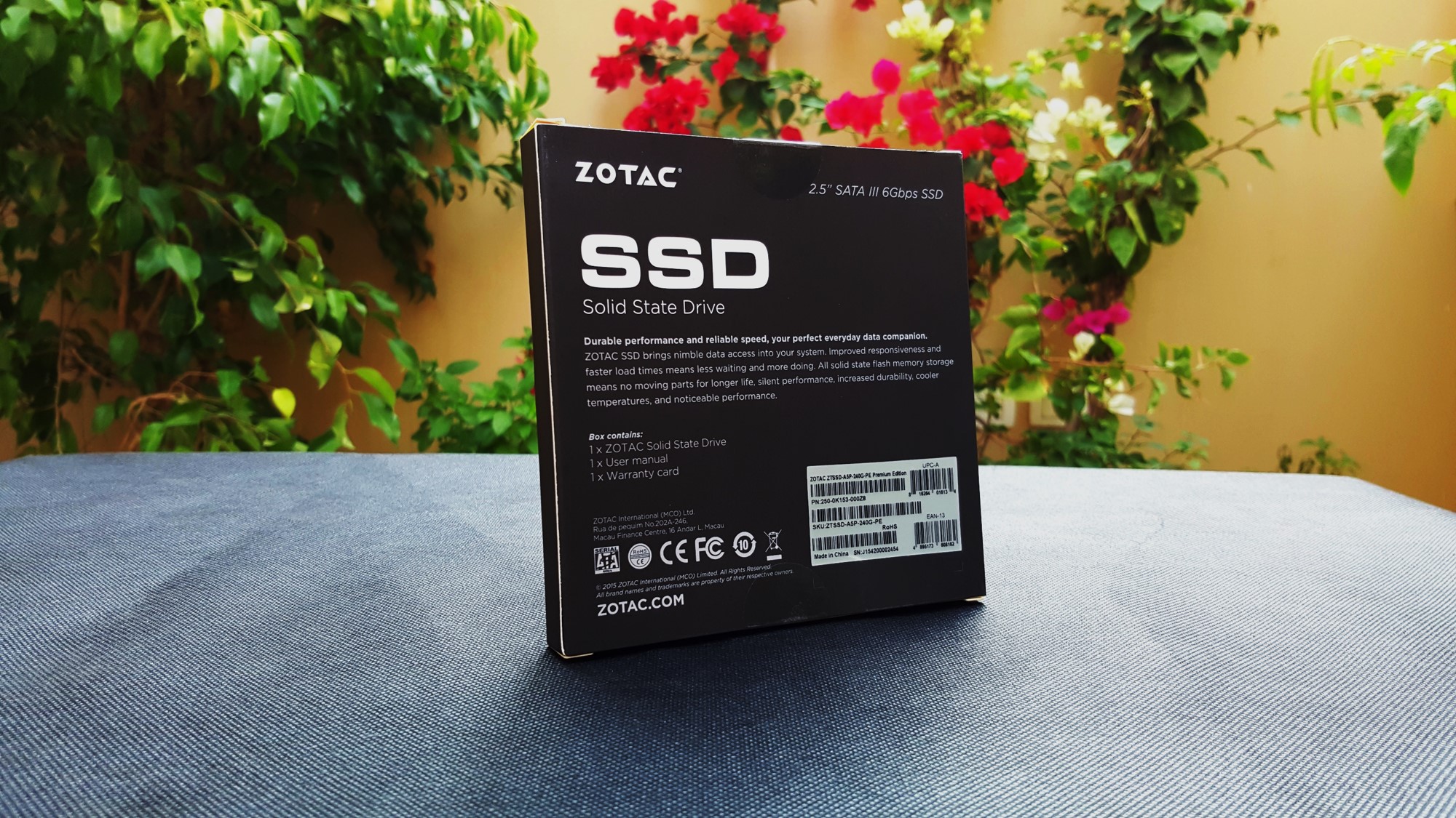 3- Zotac 240 GB Premium Edition Box Back