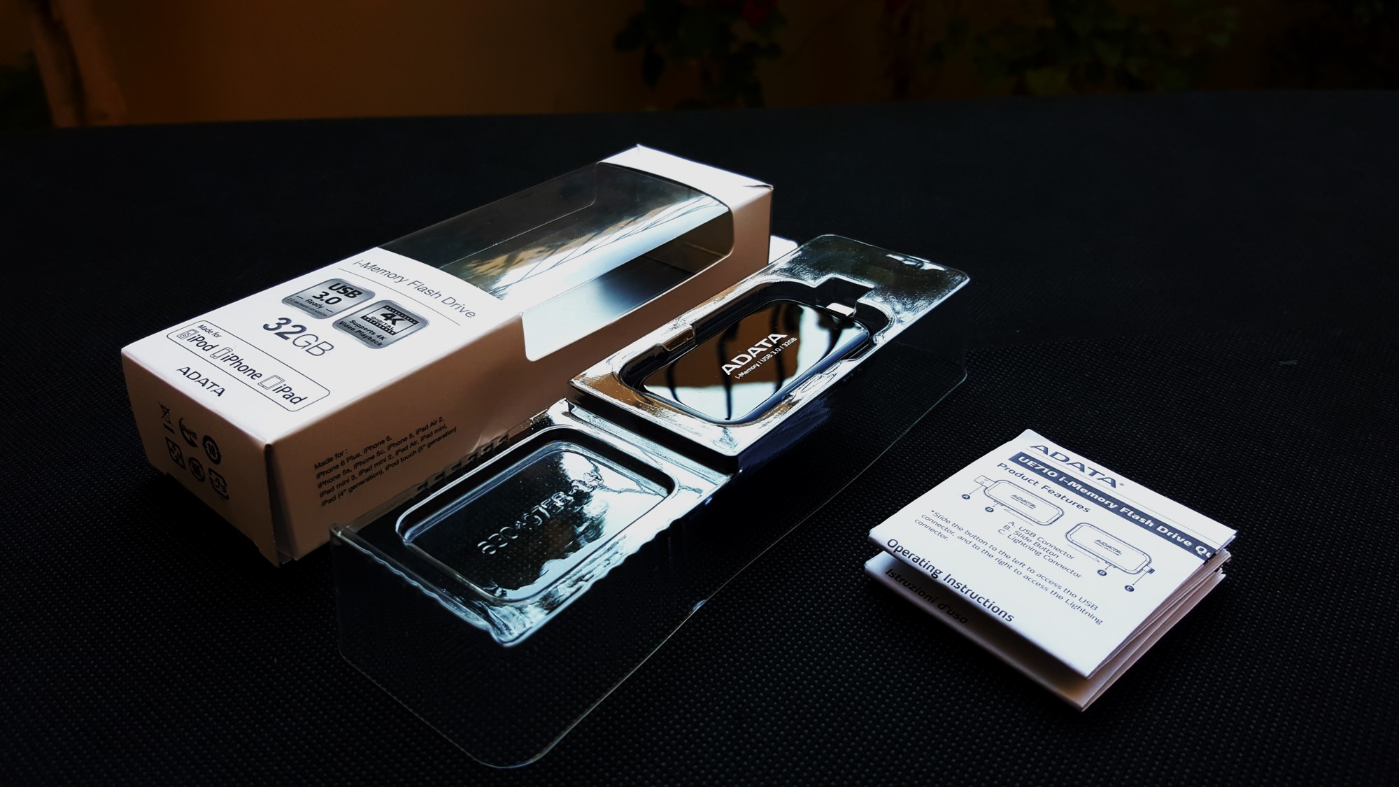4-ADATA i-Memory USB3.0 32GB inside Box