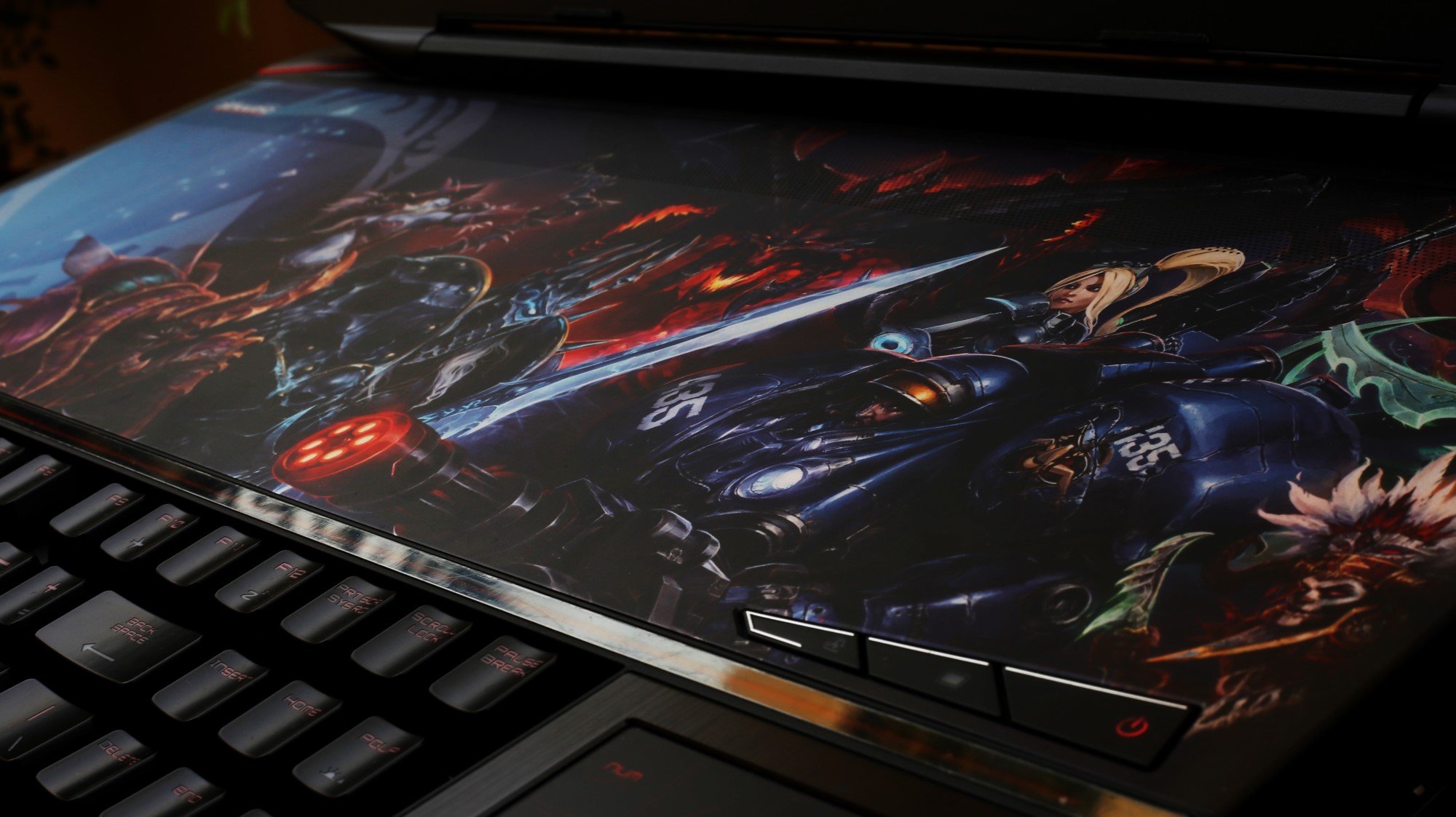 10-MSI GT80S 6QE Titan SLI Indectors