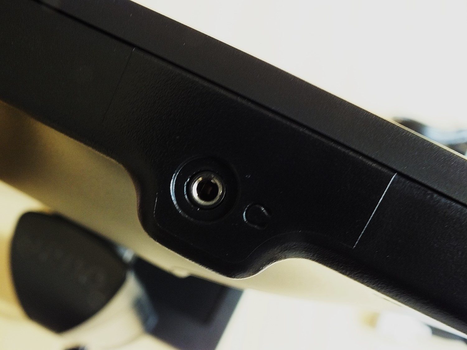 15-BenQ XL2411Z Audio output