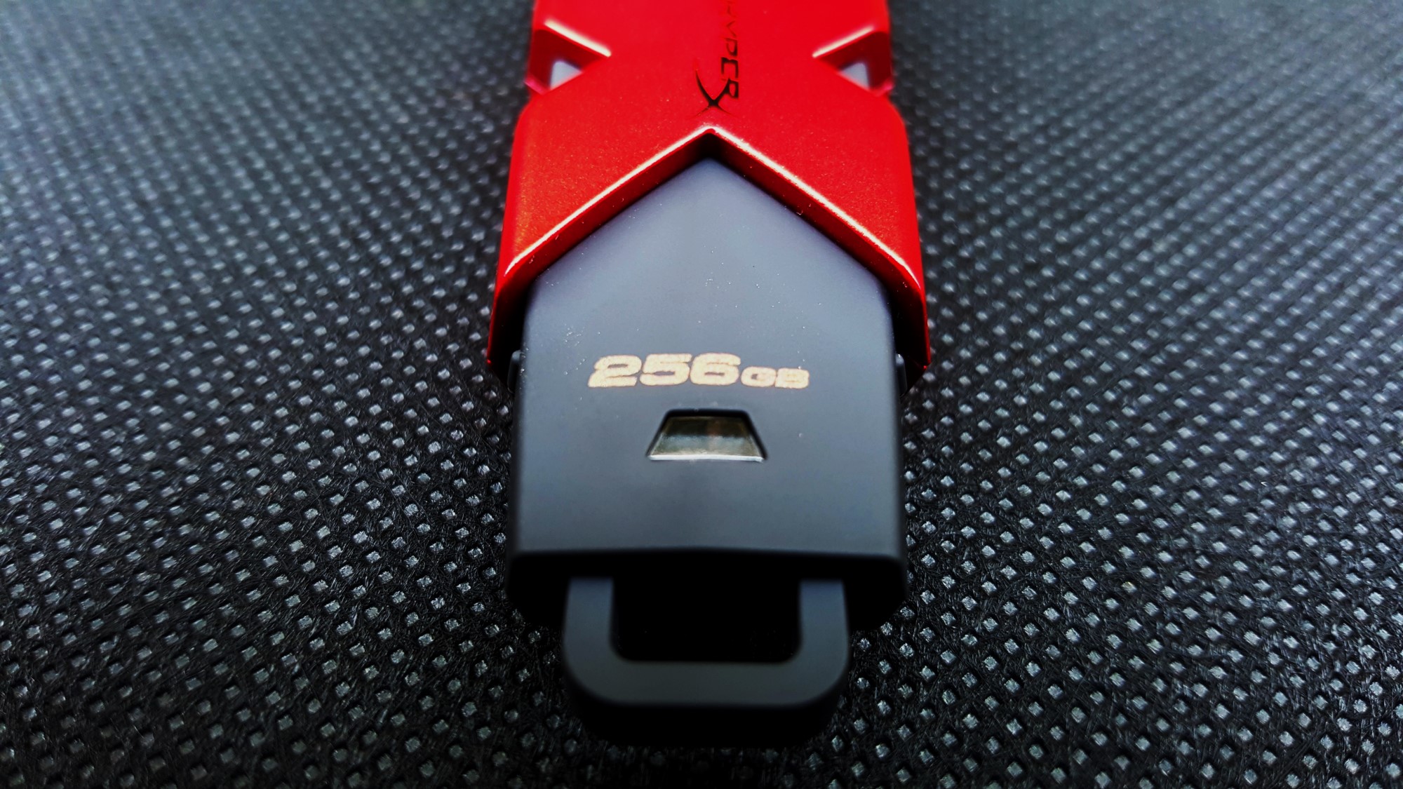 6-Kingston HyperX Savage USB 3.1 Gen 1 indector
