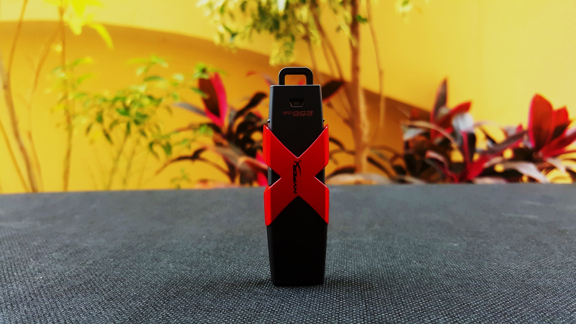 8-Kingston HyperX Savage USB 3.1 Gen 1 Rock N Roll