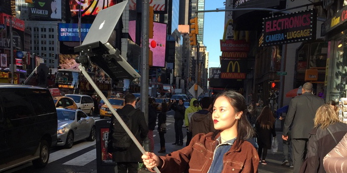 MacBook Selfie Stick-03