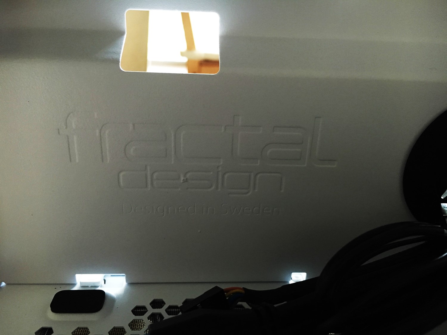 15-Fractal Design R5 inside managment
