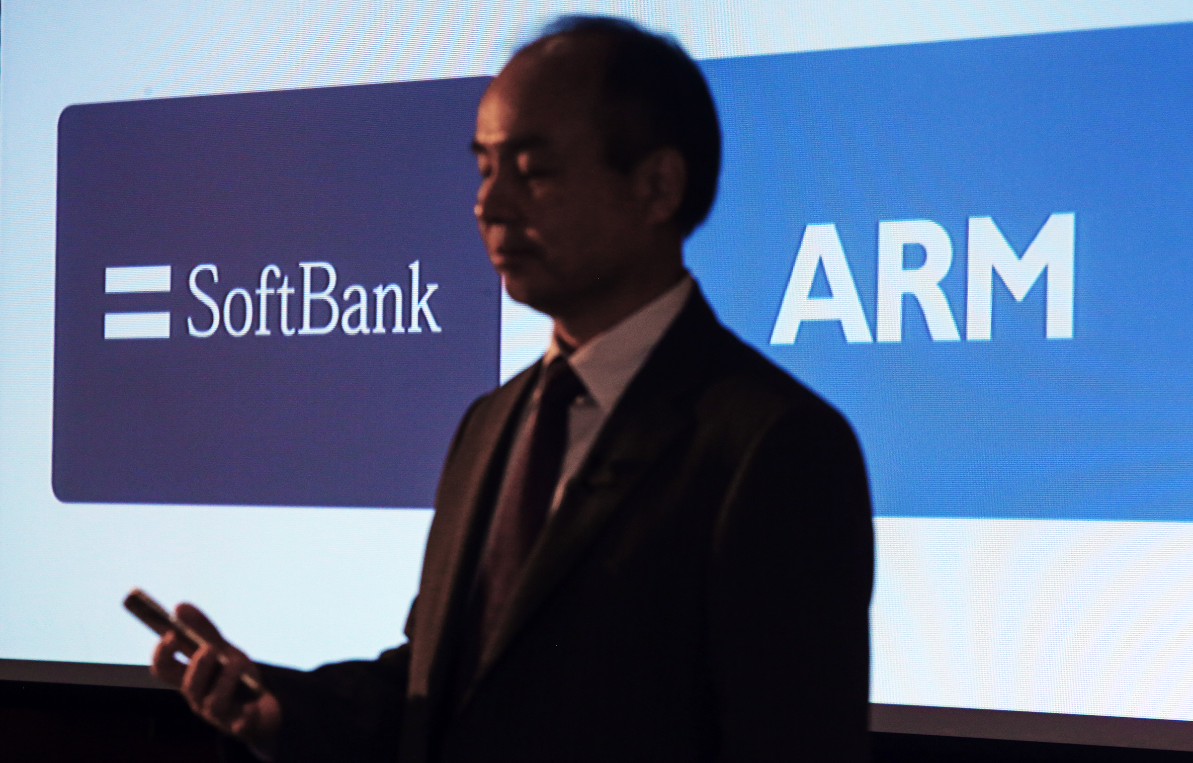 صفقة العمر.. Softbank تكمل استحواذها على ARM بمبلغ 31 مليار دولار!
