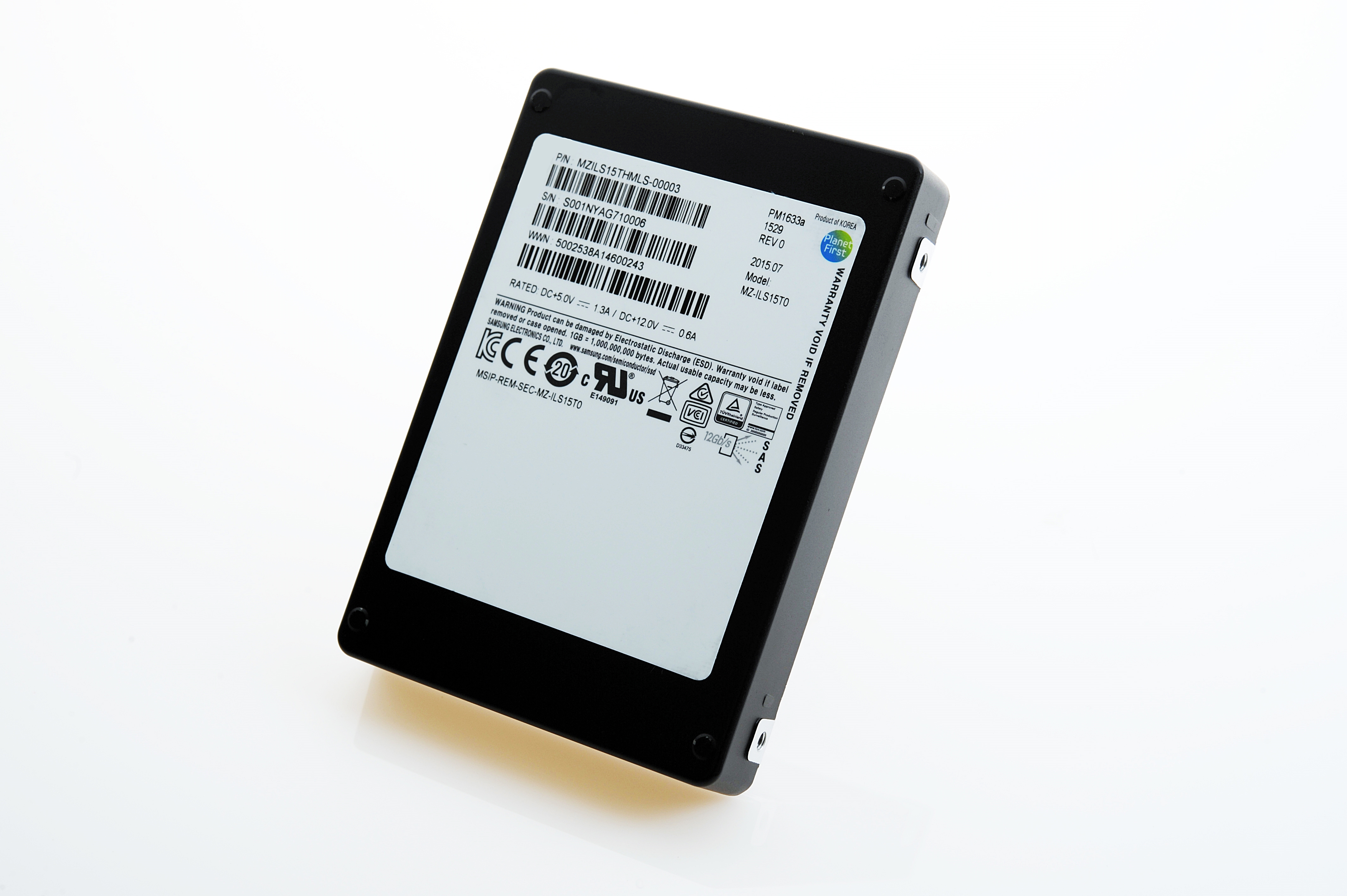 15.36TB-SSD_02