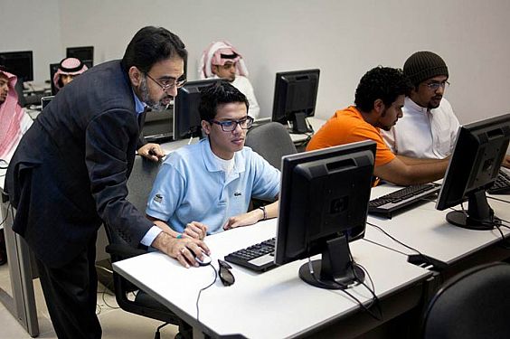 اغلب الطلاب فى السعودية يفضلون مجال الخدمات التقنية عن الهندسة اغلب الطلاب فى السعودية يفضلون مجال الخدمات التقنية عن الهندسة