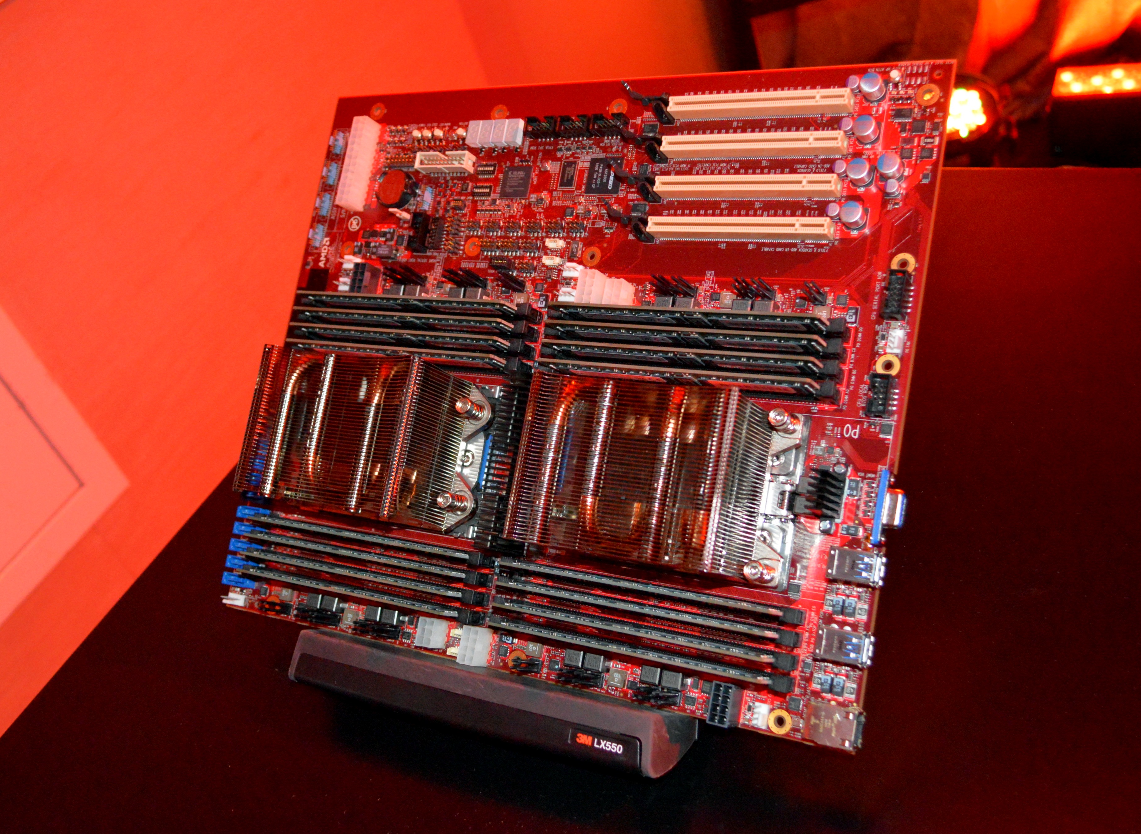 AMD-Zen-Naples-Server-Platform_1