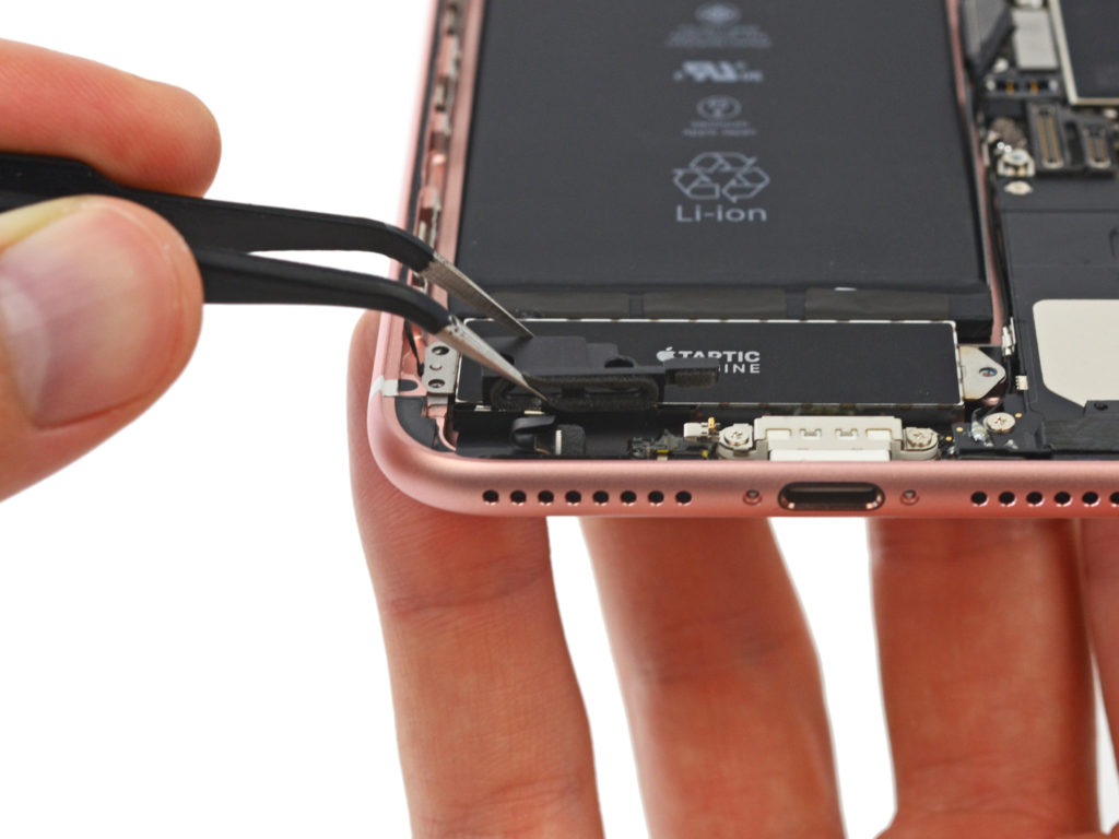 iPhone 7 Tearing