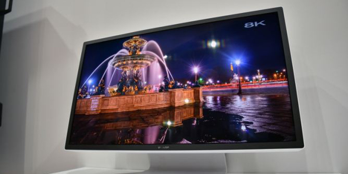 شاشة Sharp IGZO بدقة 8k