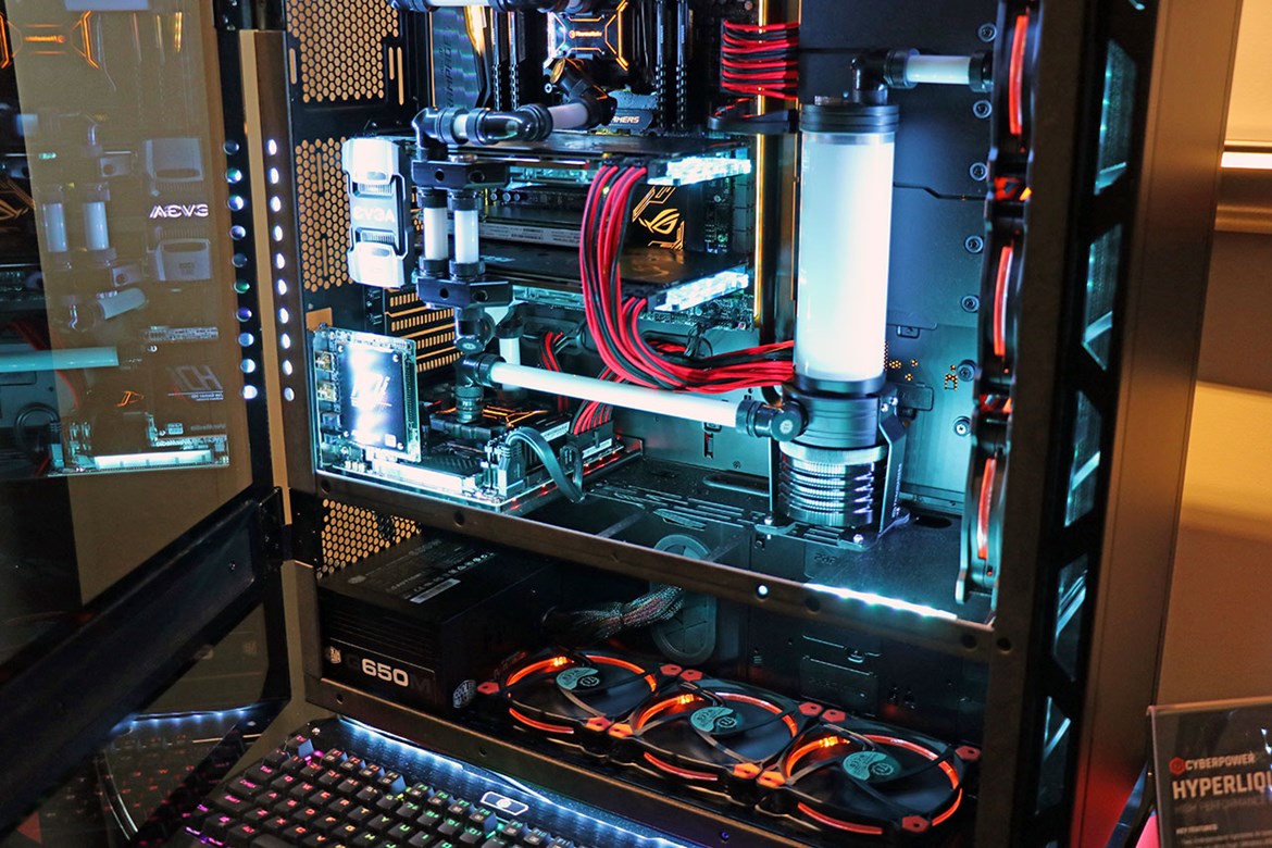 شاهد أقوى حواسب CyberpowerPC المكتبية Pro streamer II