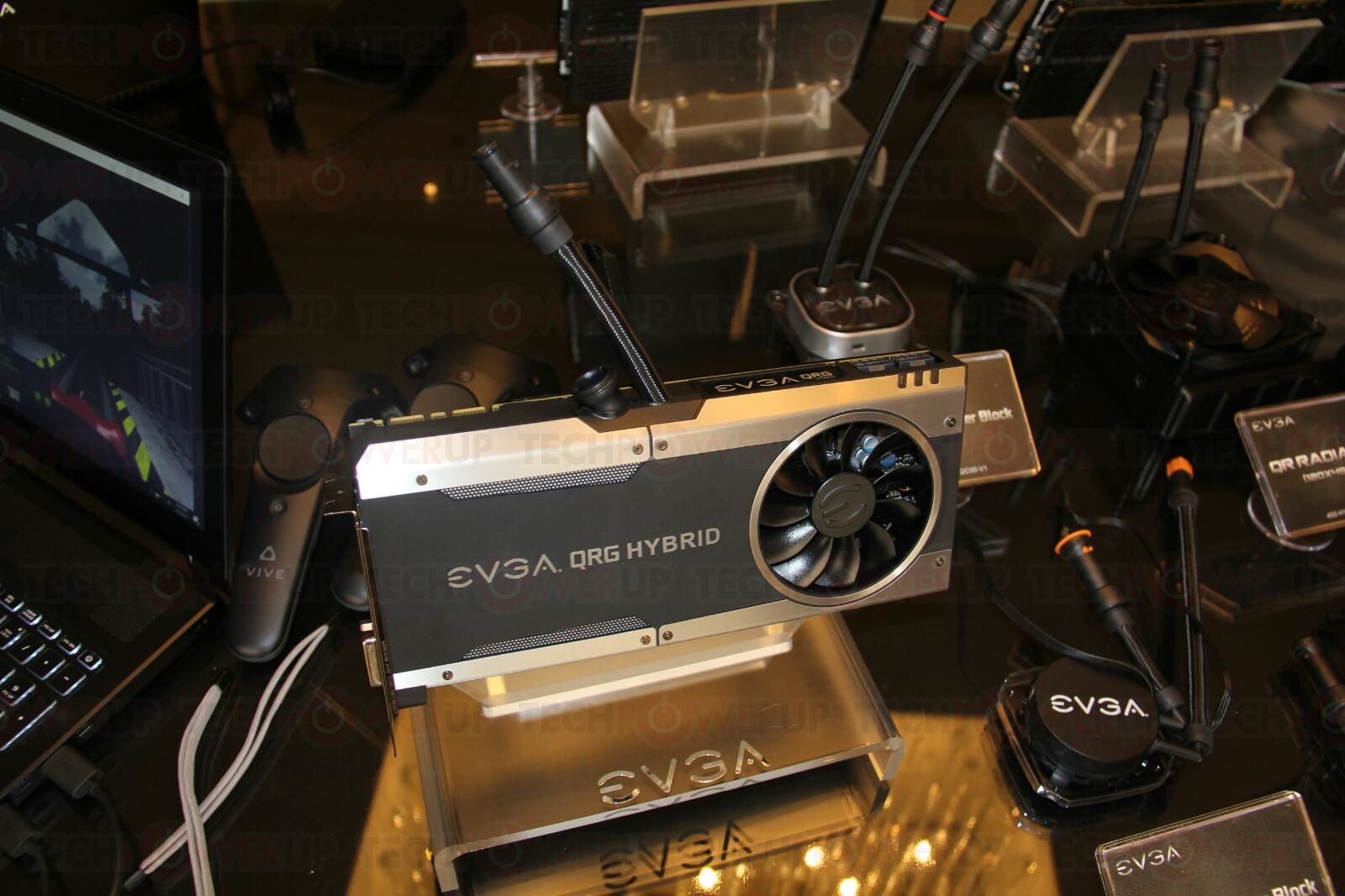 استعراض EVGA لبطاقات GTX 1080/1070 FTW2 بمشتت iCX