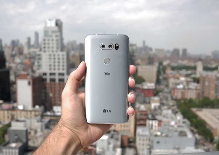 LG V30