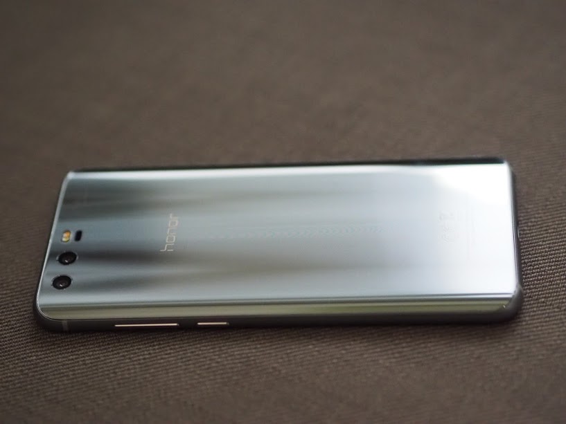 مراجعة سريعة لهاتف Honor 9 : الهاتف الرائد فى الفئة السعرية المتوسطة مراجعة سريعة لهاتف Honor 9 : الهاتف الرائد فى الفئة السعرية المتوسطة