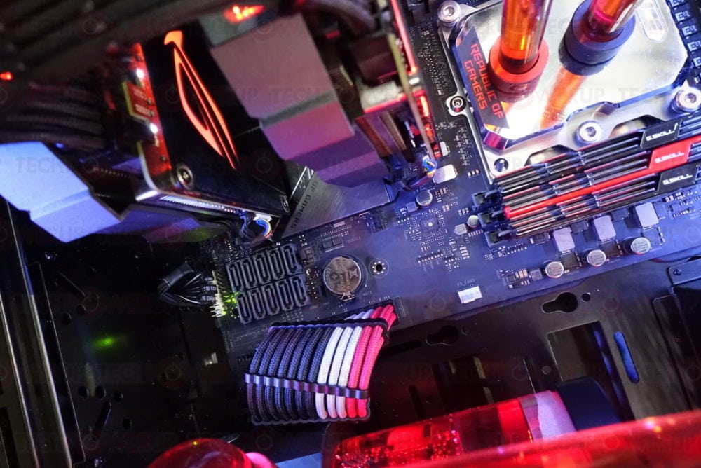 معرض Computex18: إنتل تثير الجميع بمعالج Cascade Lake-X مع 28 نواة ويعمل بتردد 5GHz!!