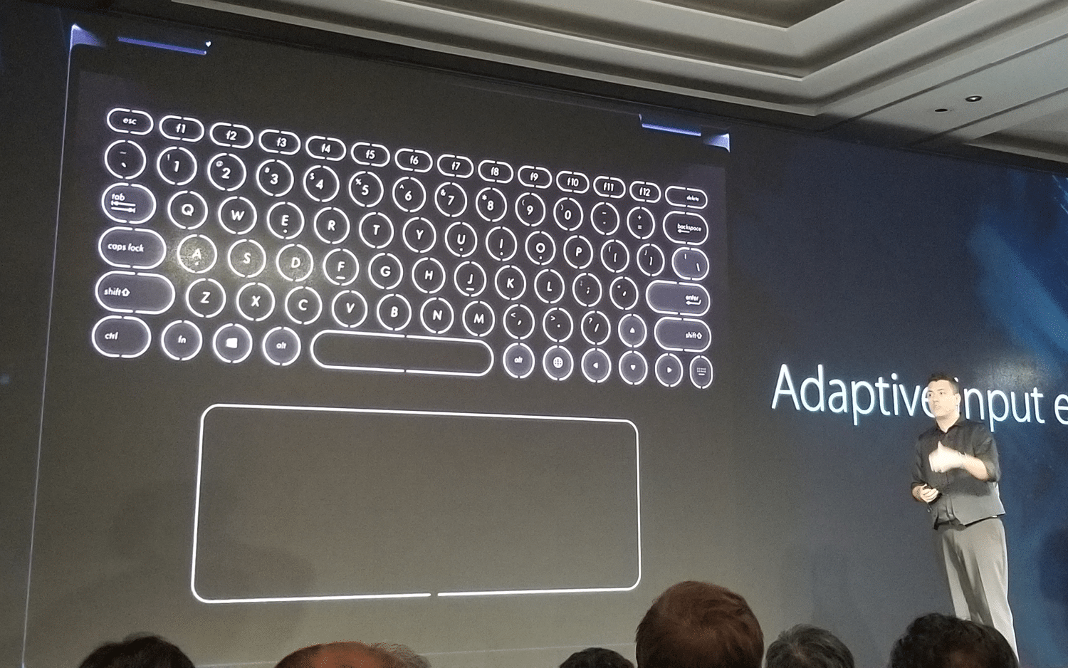 معرض Computex18: استعراض محمول ASUS Project Precog الأول من نوعه بالعالم بشاشتين