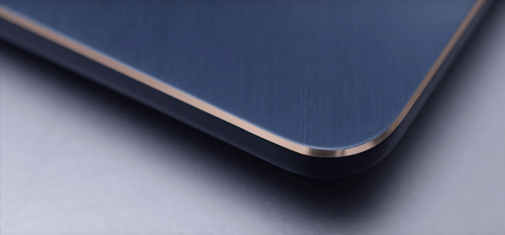 لابتوب بشاشتين ASUS ZenBook Pro 15 للاعمال الهندسية والمونتاج