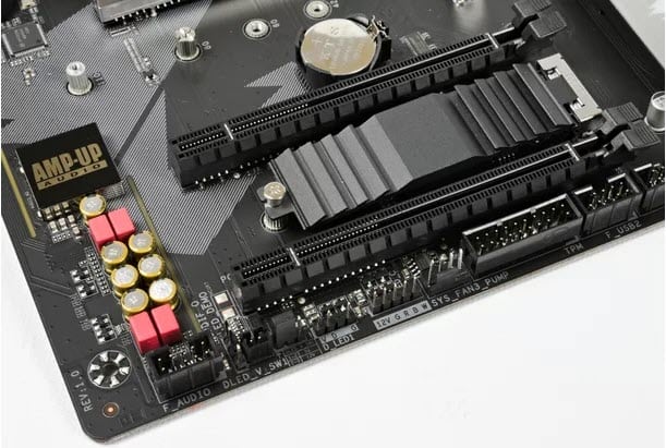 AORUS B450 جيجابايت تعلن عن سلسلة لوحاتها الرئيسية الجديدة