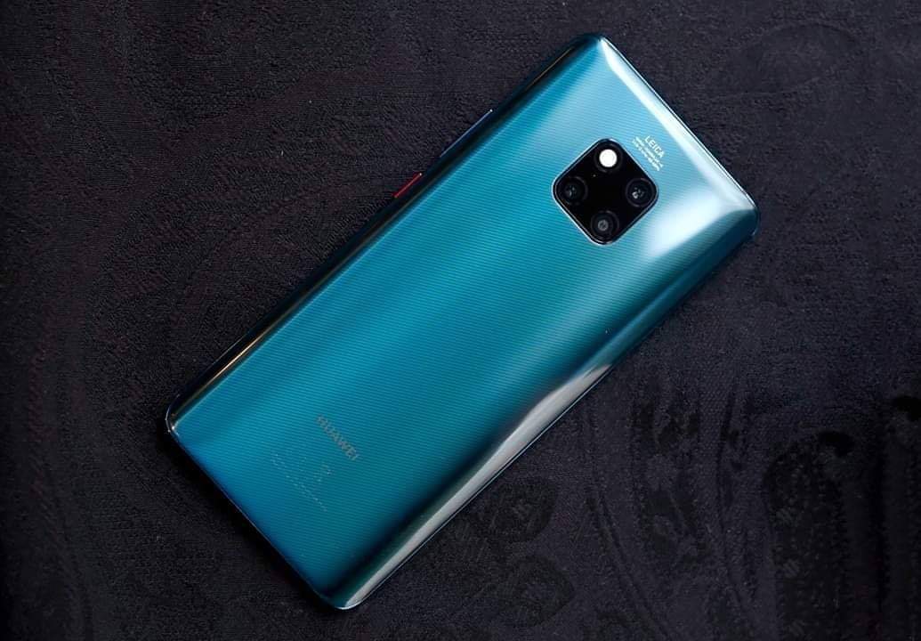 هواوي Mate 20 Pro من الخلف
