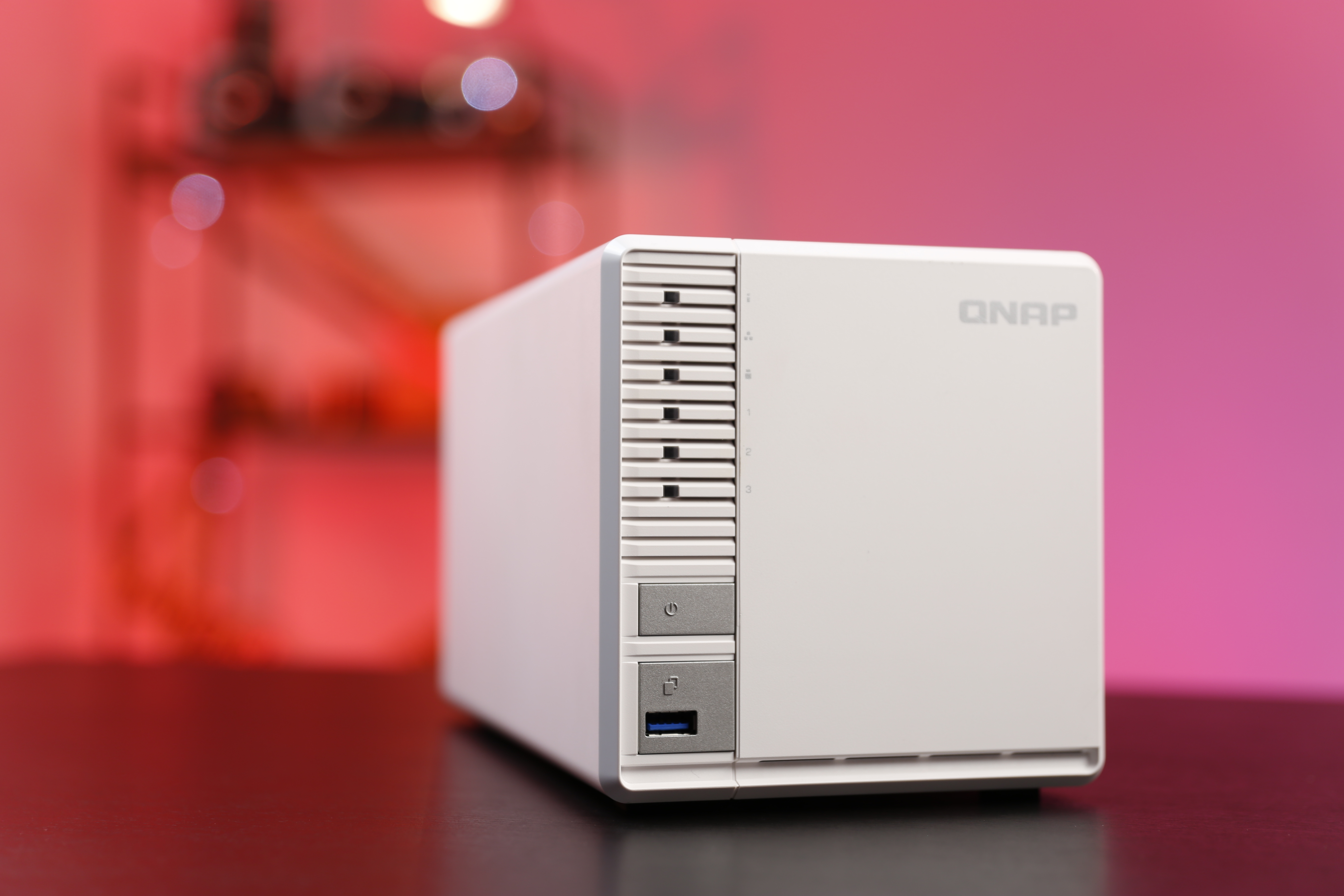 QNAP TS-328
