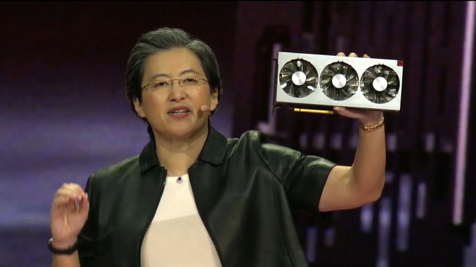 Radeon VII AMD RTX 2080 Nvidia