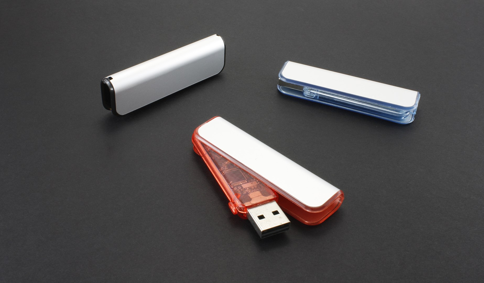 حقبة بيع ملفاتك وبياناتك الشخصية قد تنتهي مع هذه الوحدات! USB فلاش درايف Android