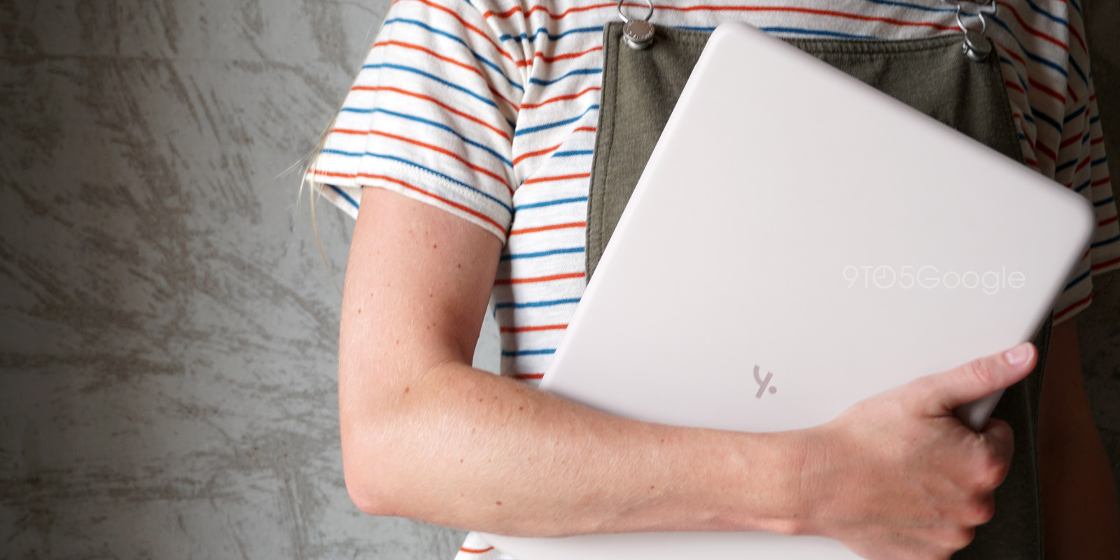 شاهد: صور مسربة لحاسب جوجل المحمول Pixelbook Go