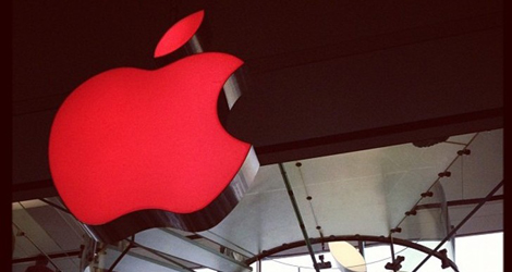 Apple-Changes-its-Logo-to-RED-logo