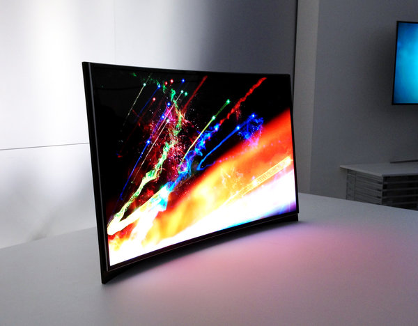 CES-2013-Samsung-Curved-OLED-TV-2