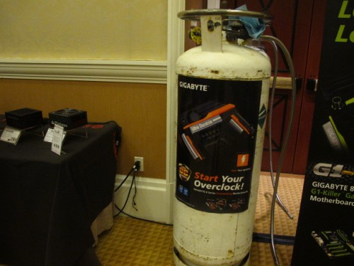 CES-2014-Extreme-Overclock-GIGABYTE-06