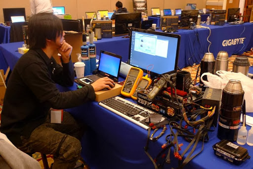 CES-2014-Extreme-Overclock-GIGABYTE-09