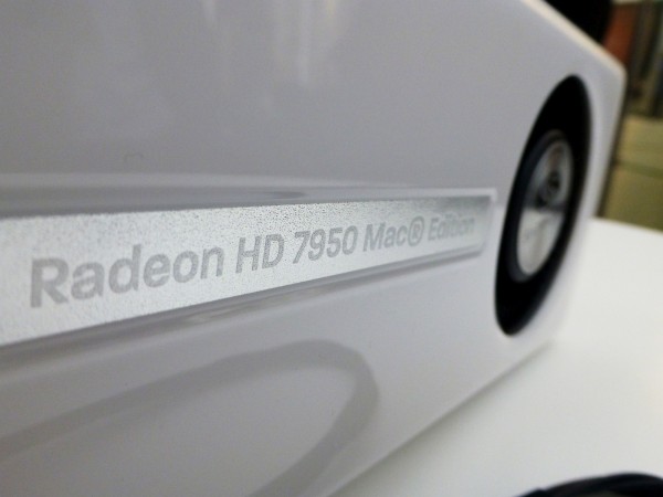 CeBIT-2013-White-Sapphire-Radeon-HD-7950-Made-for-Apple-Macs-2