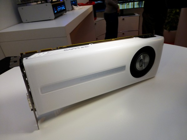 CeBIT-2013-White-Sapphire-Radeon-HD-7950-Made-for-Apple-Macs-7
