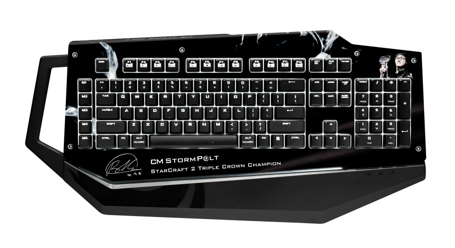 Cooler-Master-Limited-Edition-Mech-02