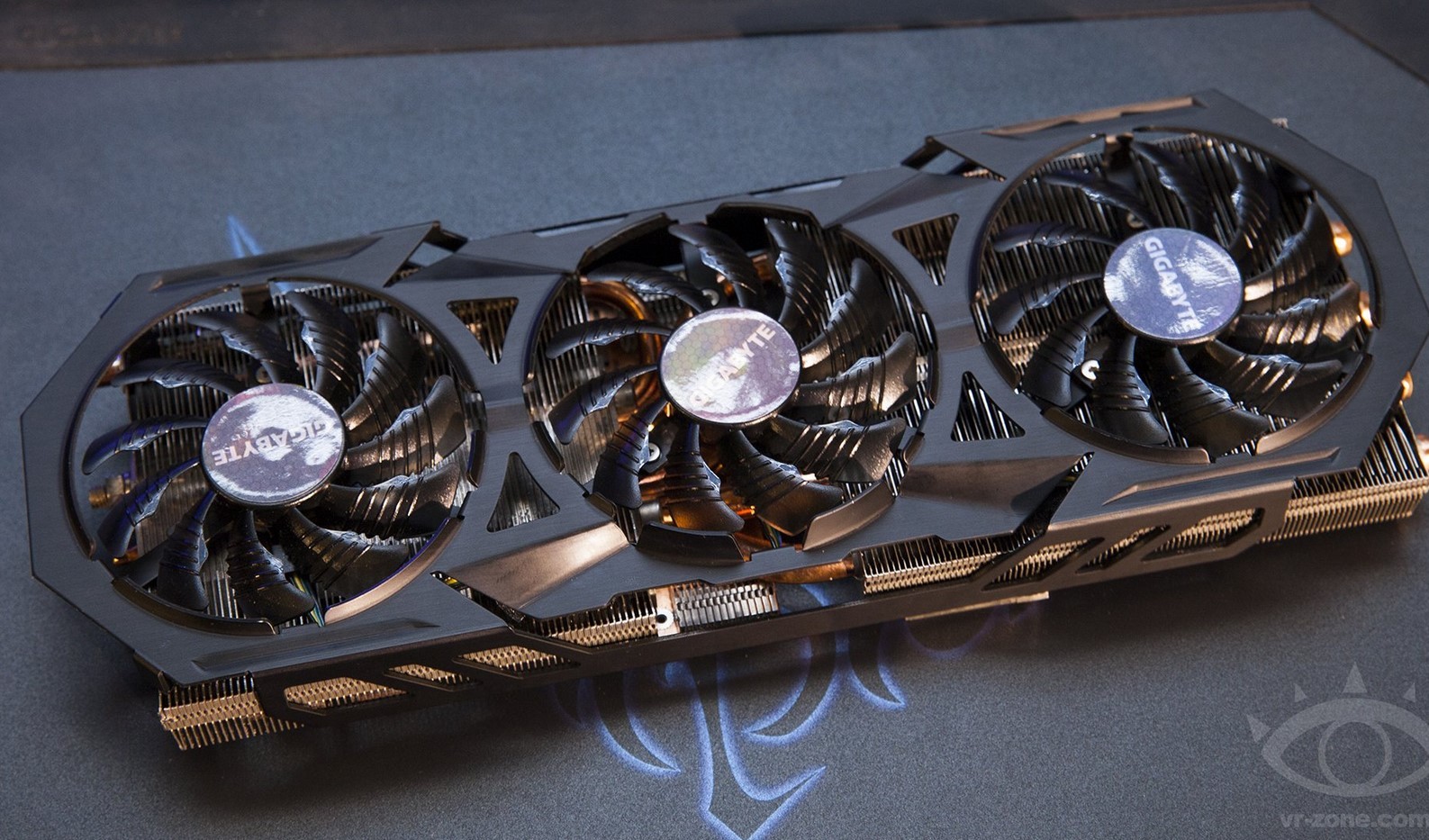 GIGABYTE-WaterForce-VGA-03