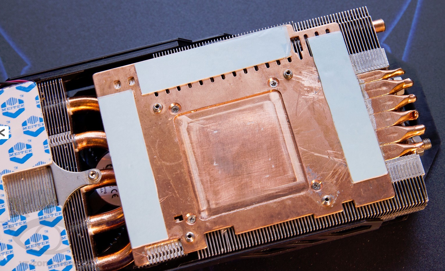 GIGABYTE-WaterForce-VGA-04