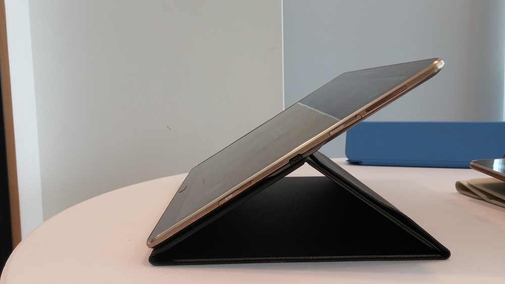 GalaxyTabS10 side