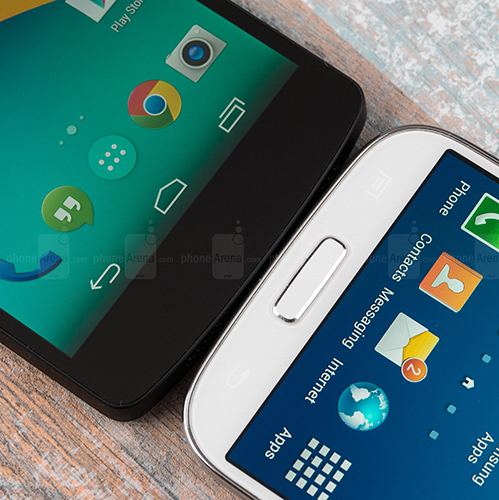 Nexus 5 في مواجهة Galaxy S4 : من الأفضل ؟ Nexus 5 في مواجهة Galaxy S4 : من الأفضل ؟