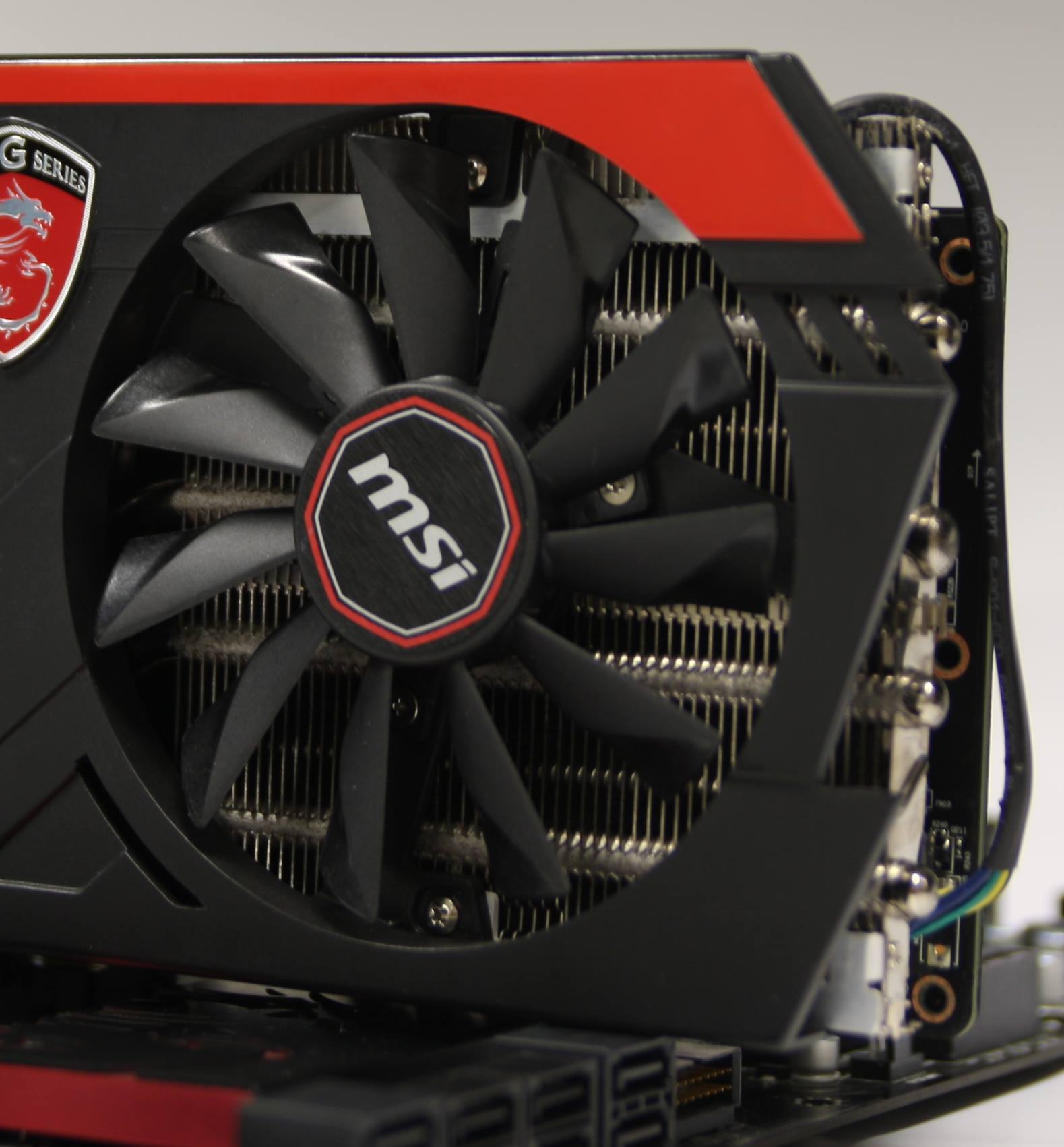 MSI-R9-290X-Gaming-04