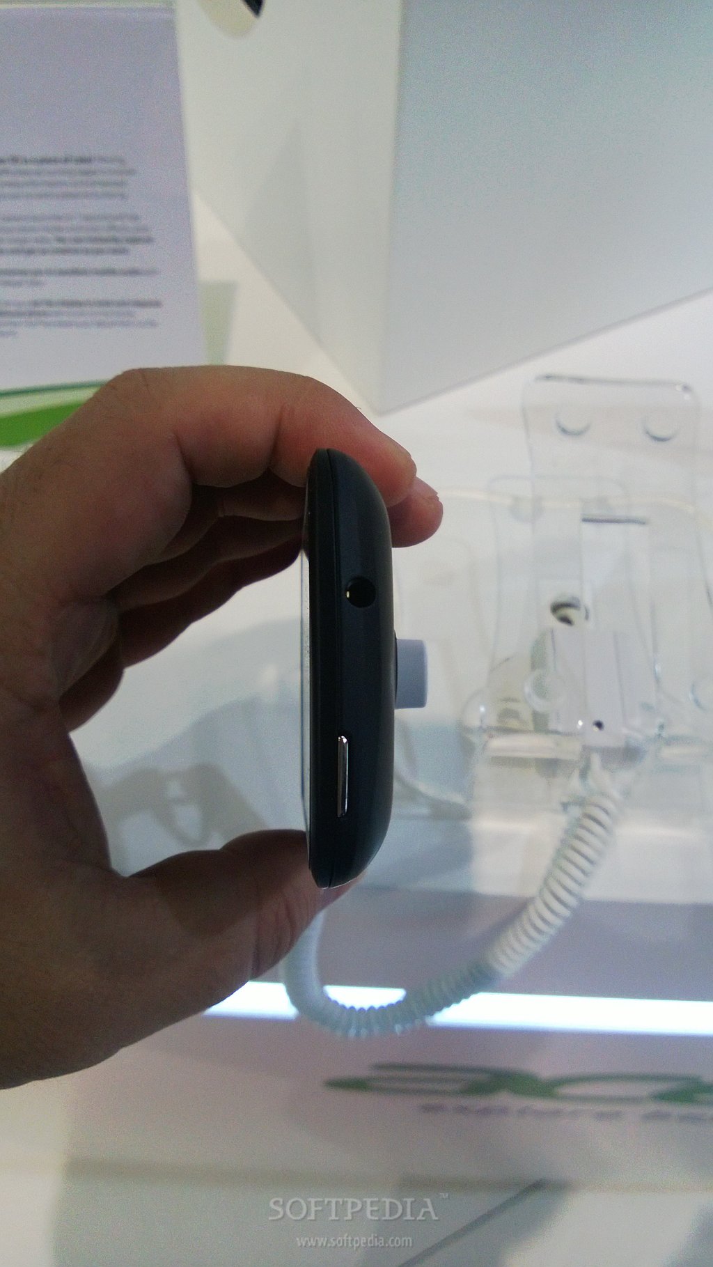 MWC-2013-Acer-Liquid-Z2-Hands-On-4