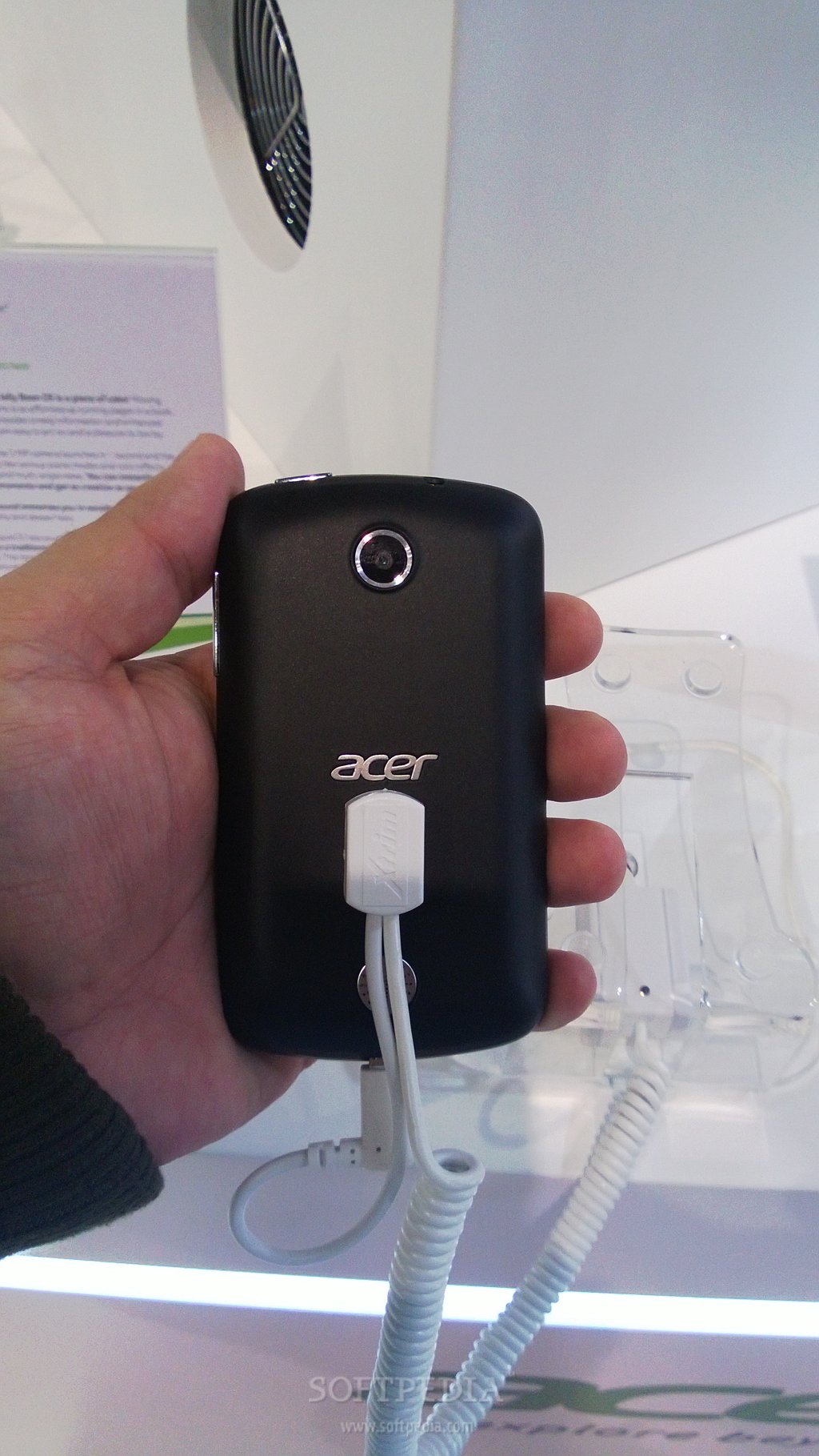 MWC-2013-Acer-Liquid-Z2-Hands-On-6