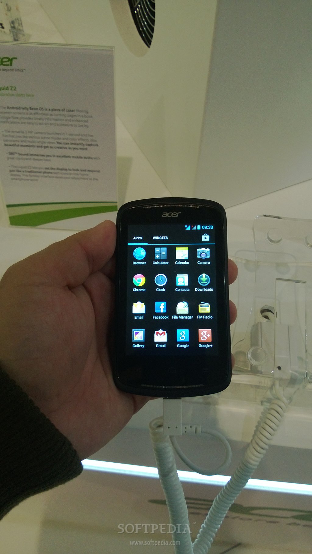 MWC-2013-Acer-Liquid-Z2-Hands-On-8